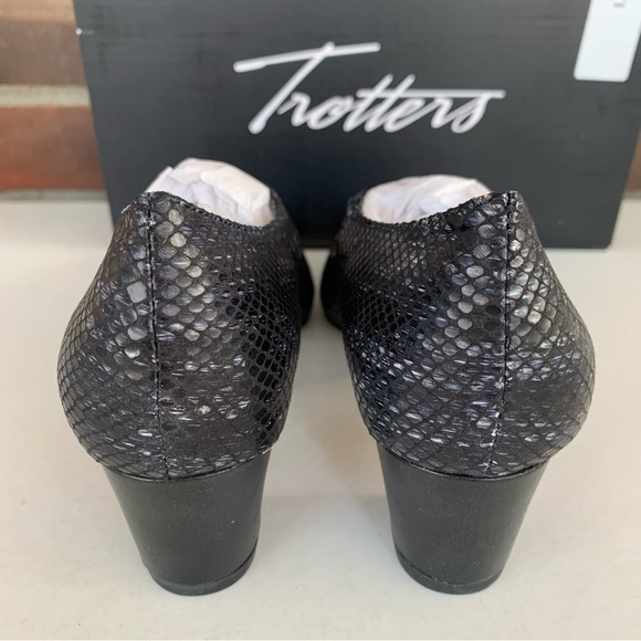 Trotters Women's Jamie Navy Snake Leather Mary Jane Pump Heels Size US 6.5 N - Picture 6 of 9